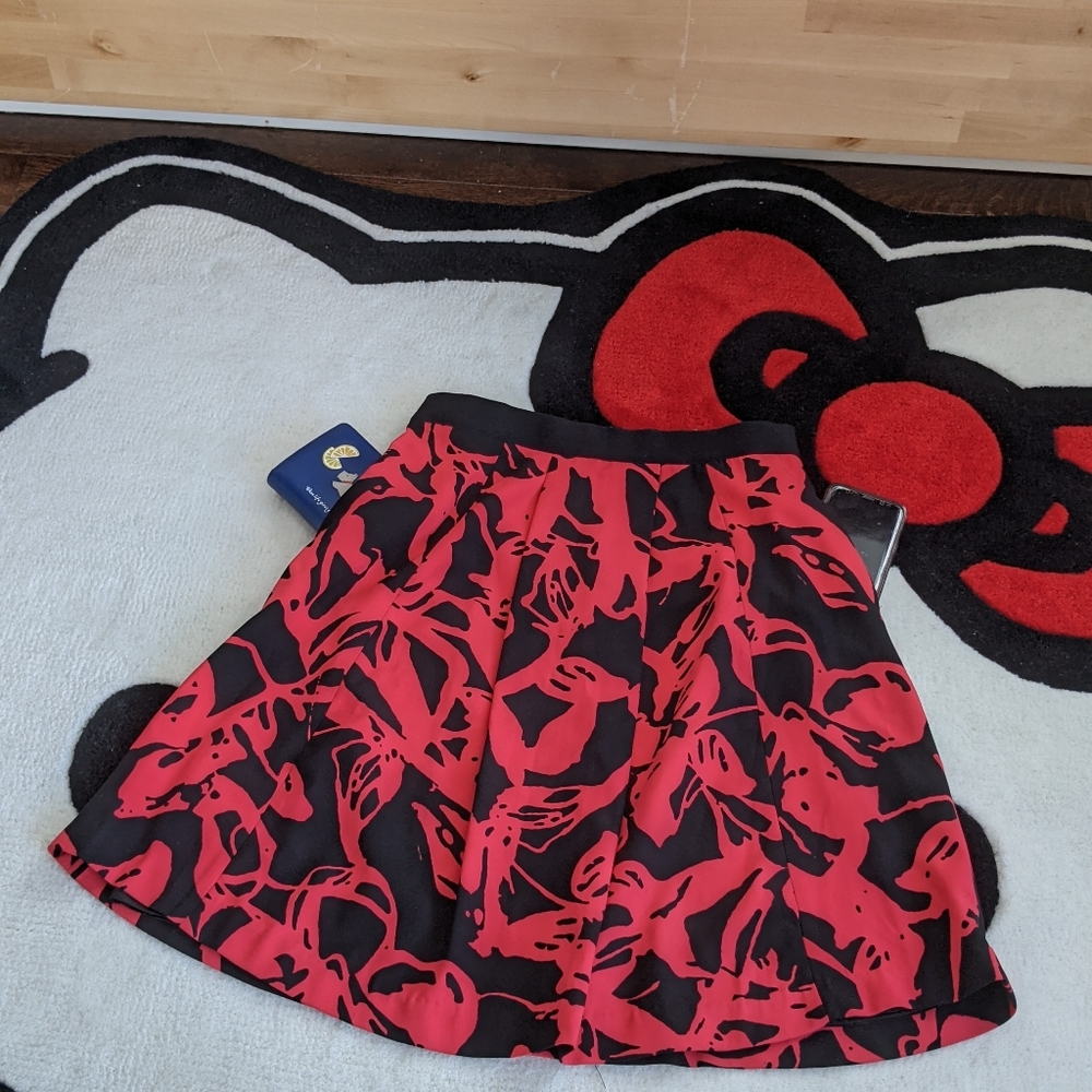 Ellen Tracy Red/Black abstract Floral Skirt